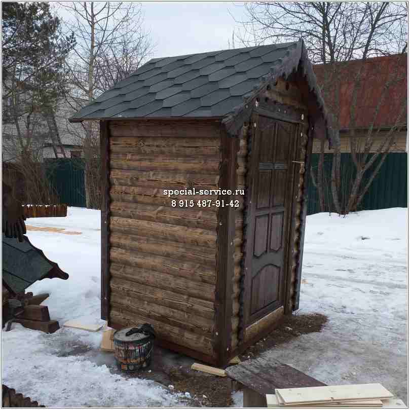 деревянный туалет для сада и дачи из состаренной древесины